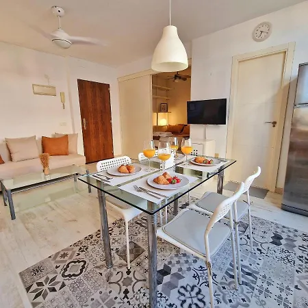 Confortable Apartamento En El Centro De Con Parking Apartman *