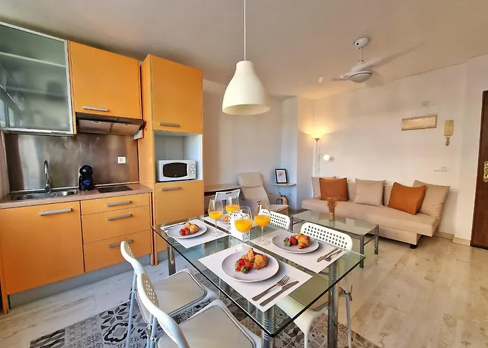 Confortable Apartamento En El Centro De Con Parking