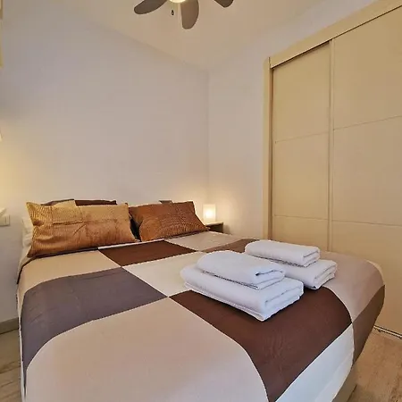 Lägenhet Confortable Apartamento En El Centro De Con Parking *